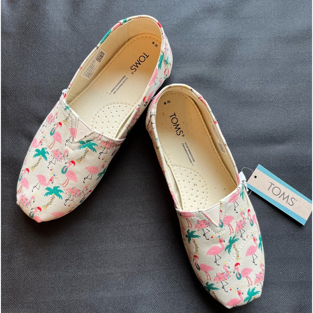 Toms Alpargata women’s shoes size 6, Holiday Flamingos